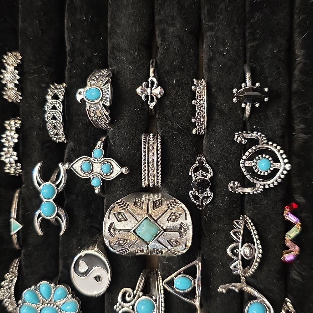 Lot of 30pcs fashion rings - Picture 3 of 3
